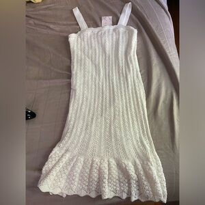 White knitted dress